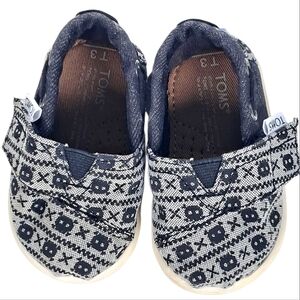 TOMS Skull & Crossbones Shoes Size T3